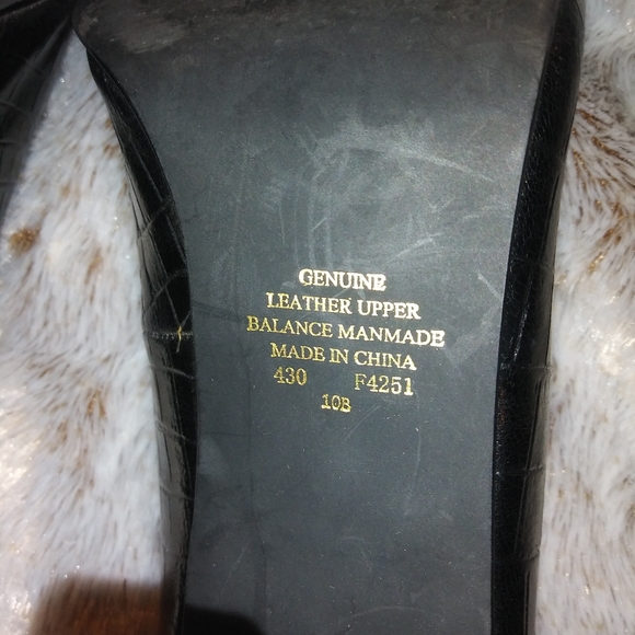 Black Leather Round Toe Heels - Picture 8 of 8